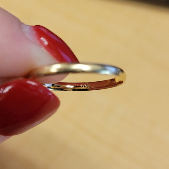 10k Solid Gold Minimalist Band Ring Jewelry - Picture 2 of 3